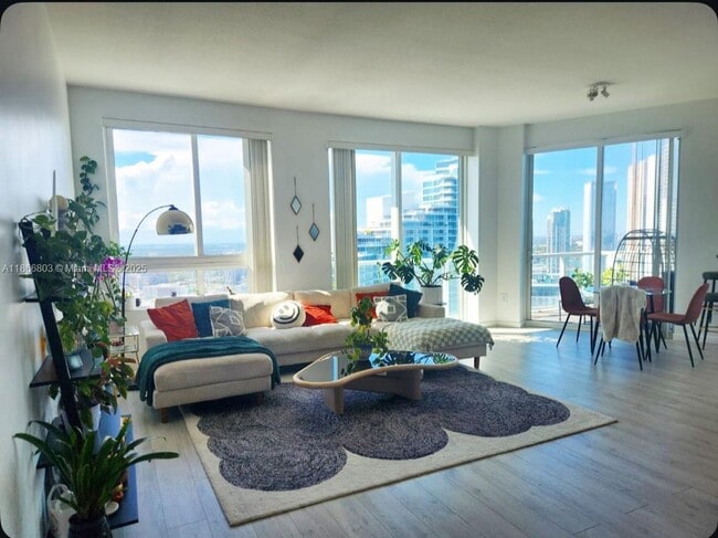 Photo - 1900 N Bayshore Dr