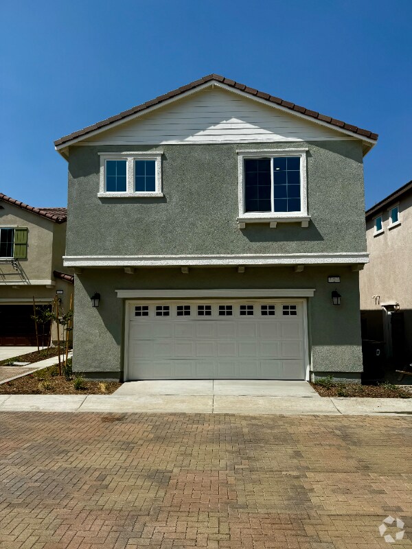 Coyote Canyon Nearby Townhomes for Rent Fontana CA 2 Townhouses