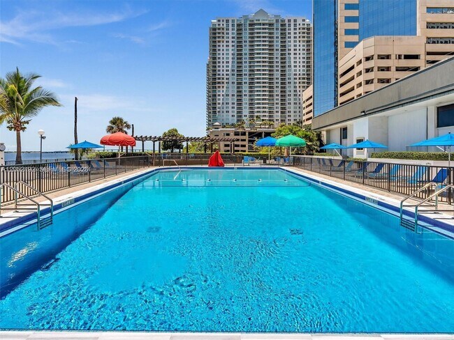 Photo - 825 Brickell Bay Dr Unidad 350