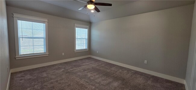 Photo - 995 Jameson St