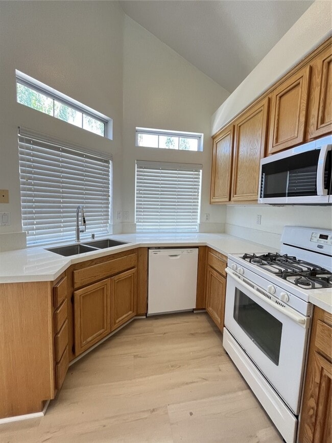 Photo - 6 Mansera Pl