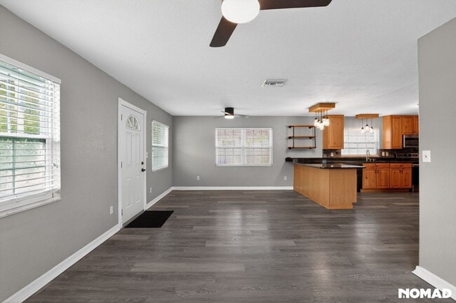 Photo - 516 3rd Ave NE