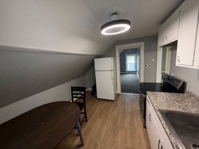 Photo - Price Drop!! 3rd Floor Amesbury 2 Bedroom+...