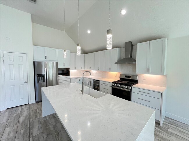 Photo - 106 N Rambling Ridge Pl