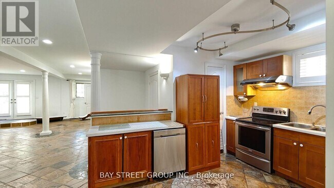 Photo - 231 Shaftsbury Ave
