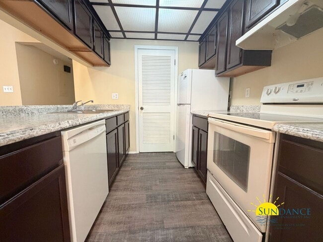 Photo - 31 Park Cir SE