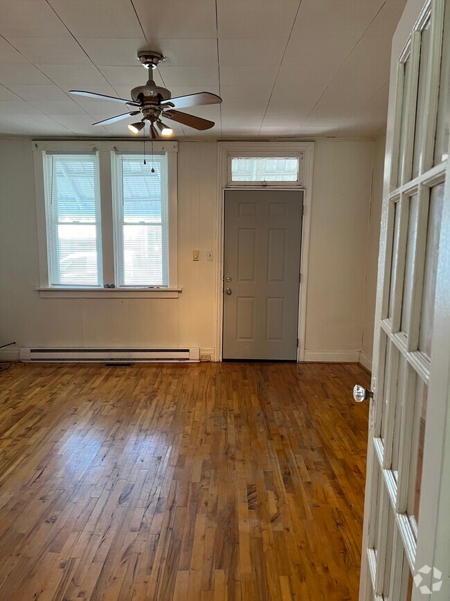 Building Photo - 4924 Hatfield St Rental