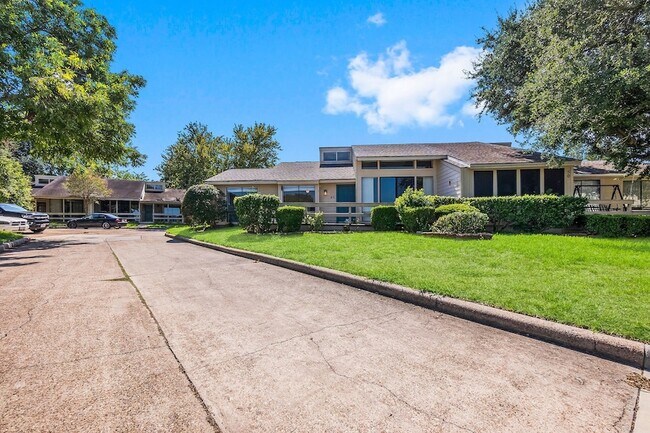 Photo - 49 April Point Dr N Rental