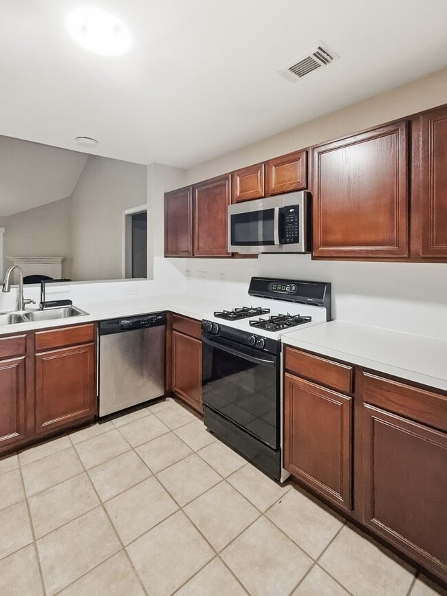 Photo - 3522 Colmar Way