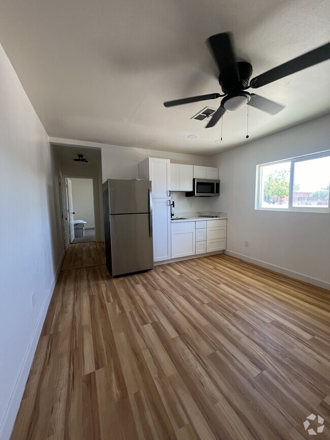 Building Photo - 11202 W Durango St Rental