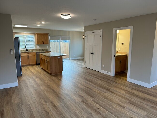 Photo - 444 Gaines St NE