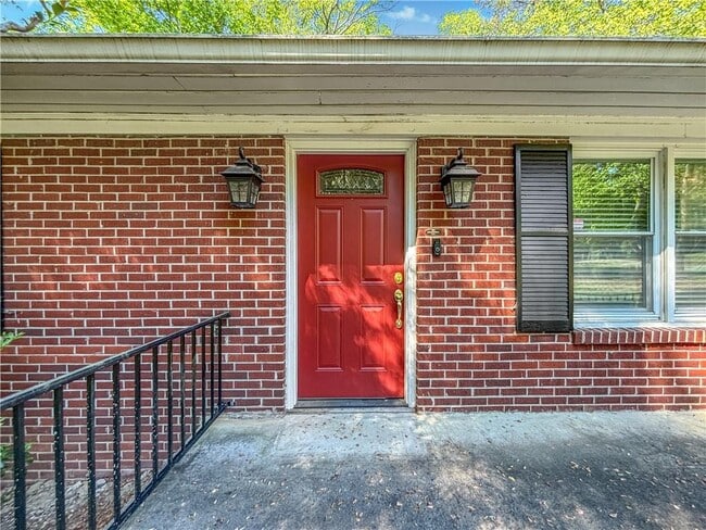 Building Photo - 6058 Harleston Rd NE