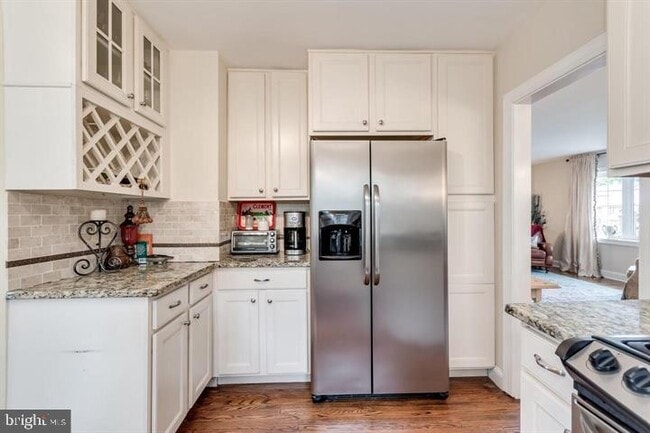 Photo - 523 Wayne Ave