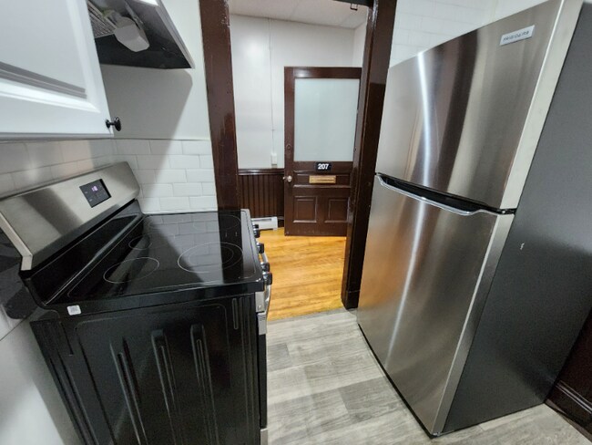 18 Langdon St Unit 207