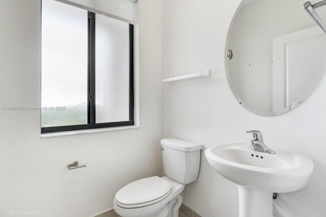 Photo - 20944 NE 8th Ave