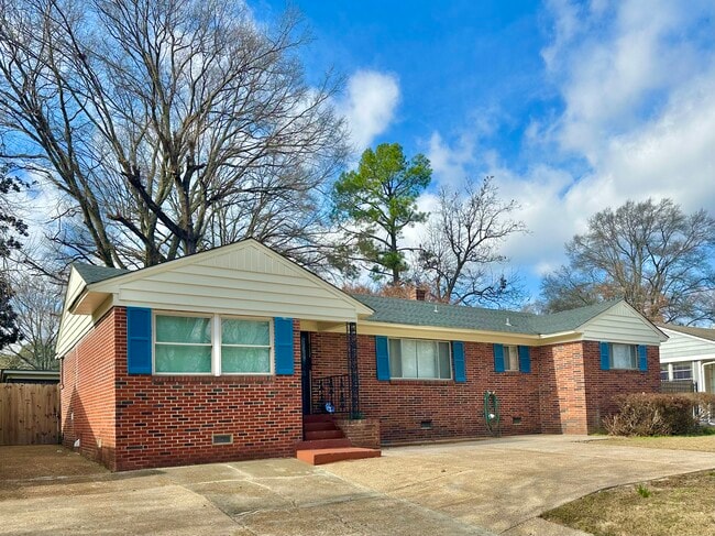 Building Photo - 141 N White Station Rd