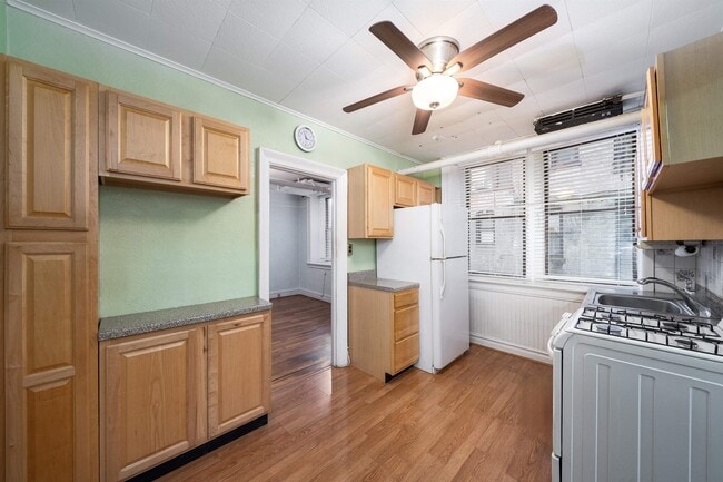 Building Photo - 179 Manhattan Ave Unit #BR