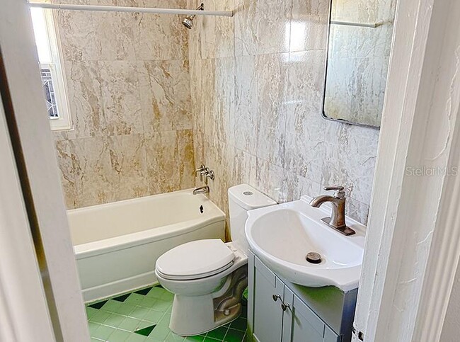 Photo - 1481 Drew St