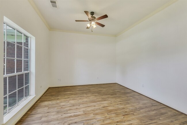 Building Photo - 11802 Chateau Trail