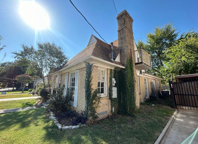 Photo - 5035 Bradford Dr