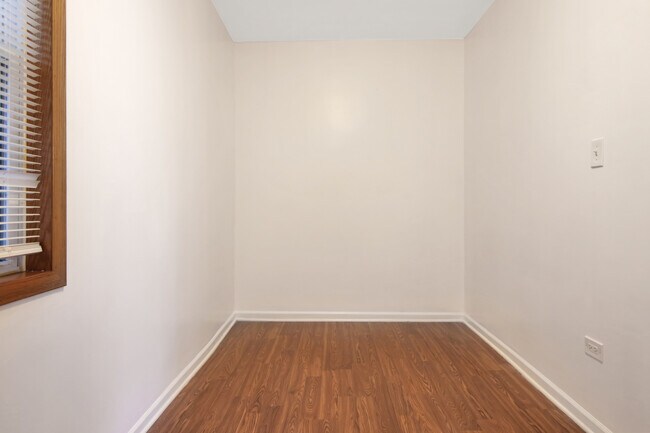 Photo - 2813 S LOOMIS St