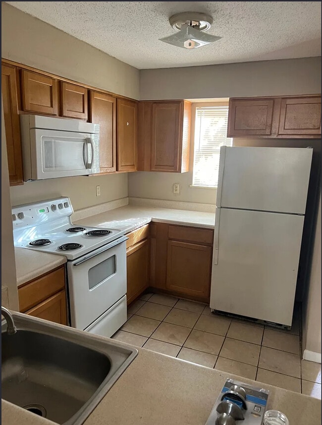 Photo - 10705 Roger Dr