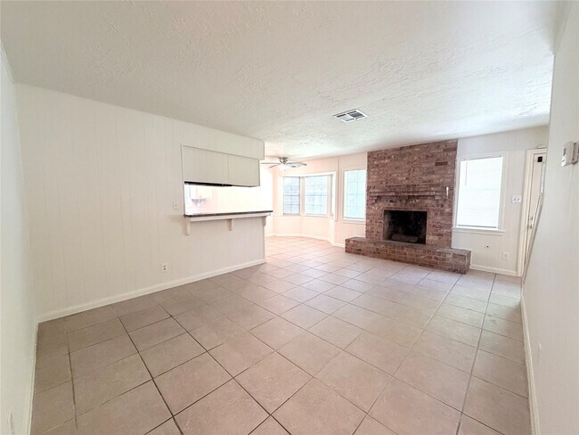 9706 Crestdale Cir