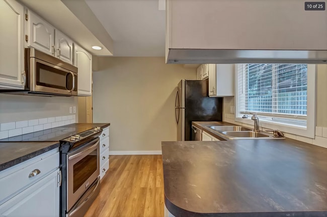 Photo - Updated 3 Bedroom Home In Wonderful South ...