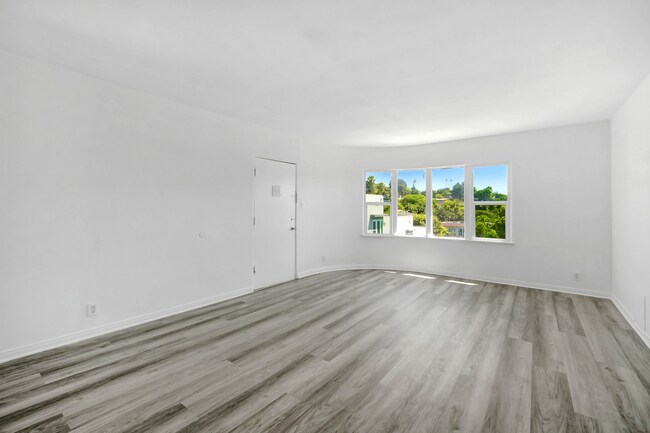 Photo - Wilcox Apartments