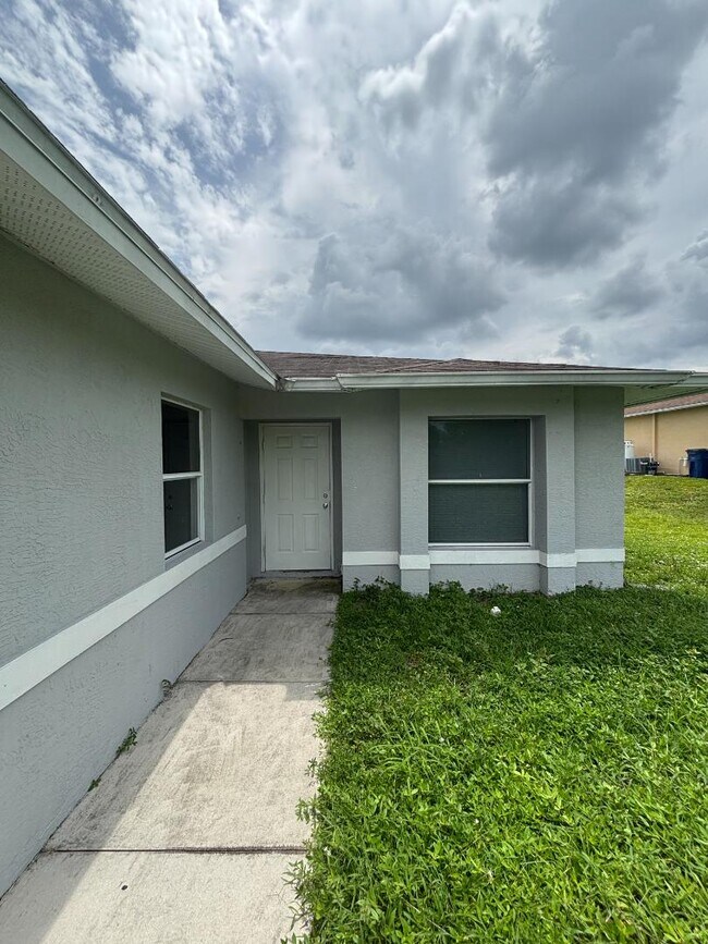 Photo - 1135 Harry Ave S