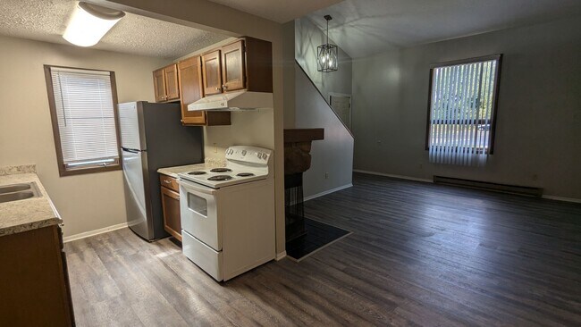 Photo - MN Cedar Village (847) Unit Apt A (1BR Loft)