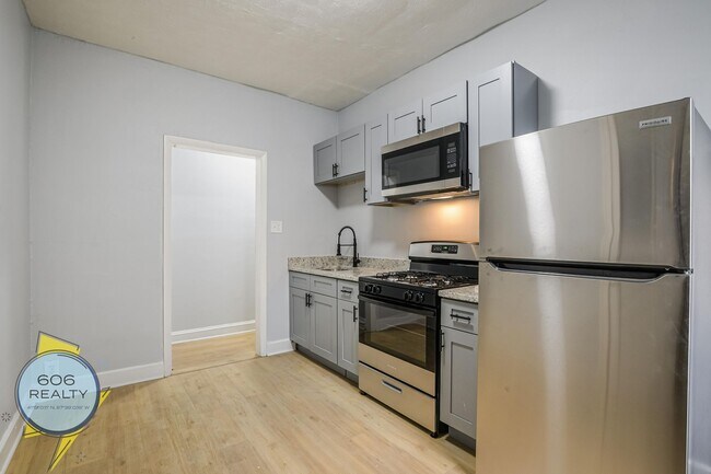 Photo - 5244.5 S Drexel Ave Unidad 1N