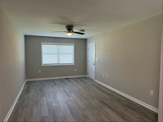 Photo - 1733 River Rd