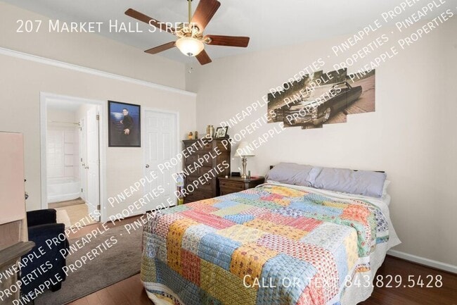 Photo - 207 Market Hall St