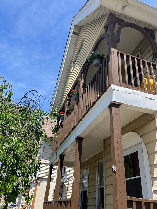 Building Photo - 46 Lee Ave Unit 3 Rental