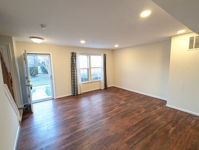 Photo - Well maintained townhouse in Robin Meadows Community with updated features available mid January!