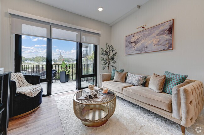 1BR, 1BA - 723SF - Living Room