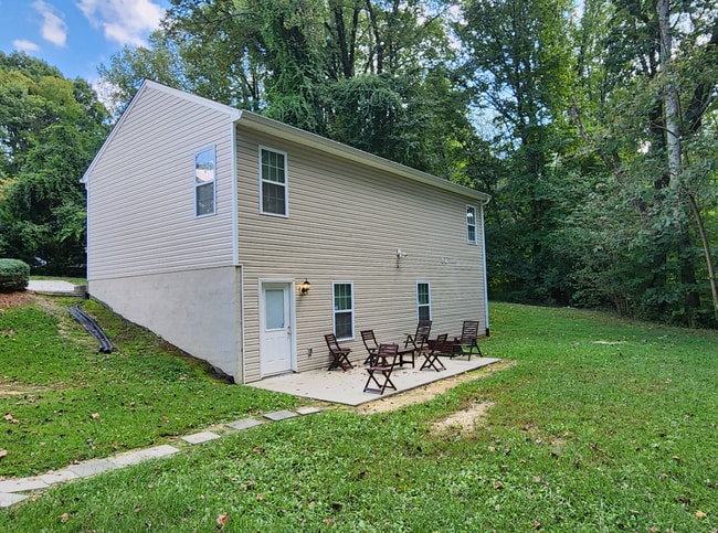 Building Photo - 1024 Ranch Dr Unit A