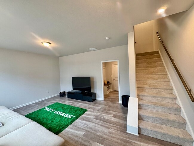 Photo - Spacious 3 Bedroom Townhouse