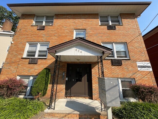 Photo - 824-828-832 Grove St