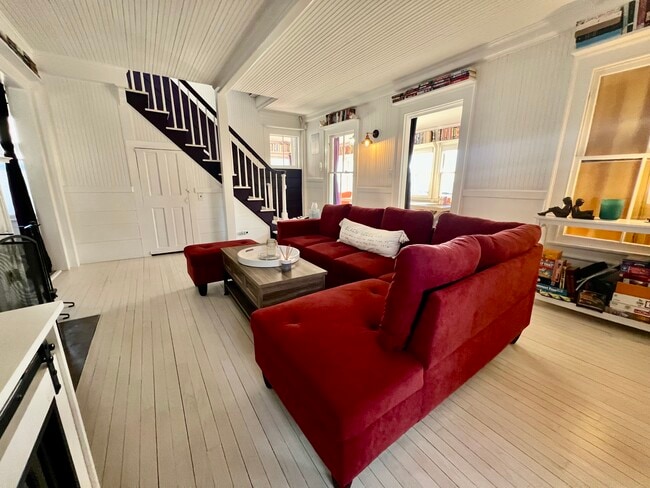 Photo - 624 Vineyard Point Rd