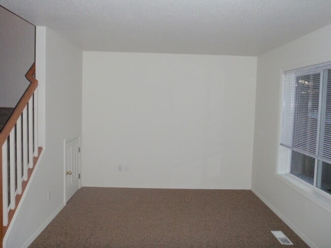 Photo - **BEAUTIFUL 3B/2.5Ba HOME IN DESIRABLE FIS...