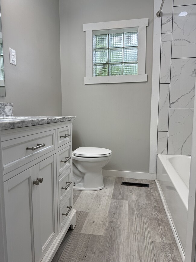 Photo - 490 N Wilson Ave