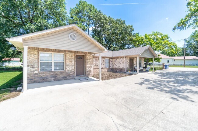 Photo - Mussett Rd Duplex Unit 3811 Mussett Road #B
