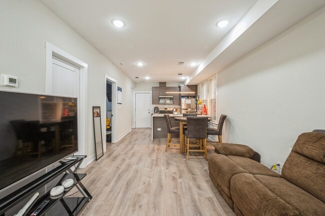 Photo - 2237 S Sacramento Ave