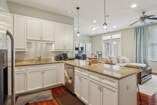 Photo - 4814 N Damen Ave Unit 201
