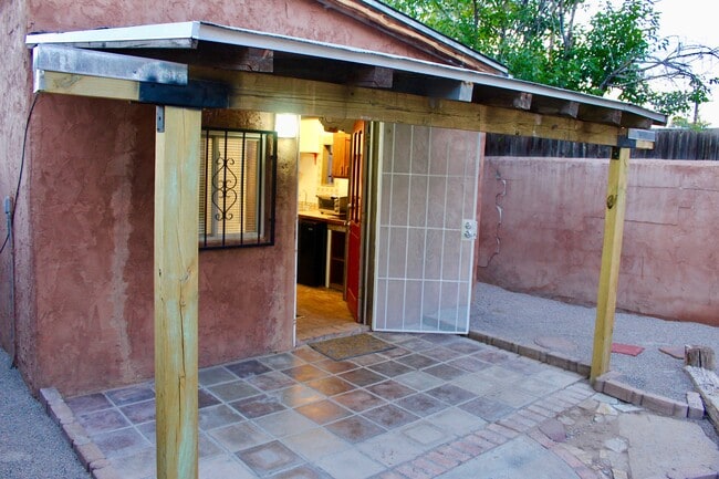 Come on in! - 307 Stanford Dr SE Unit C