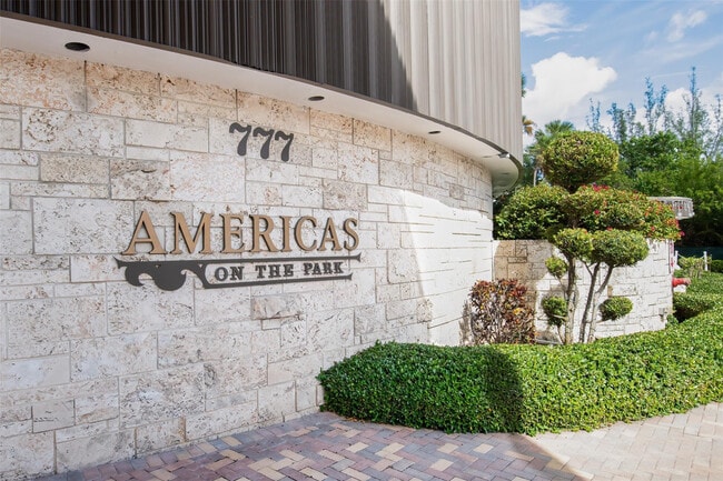 Building Photo - 777 Bayshore Dr Unit 1704