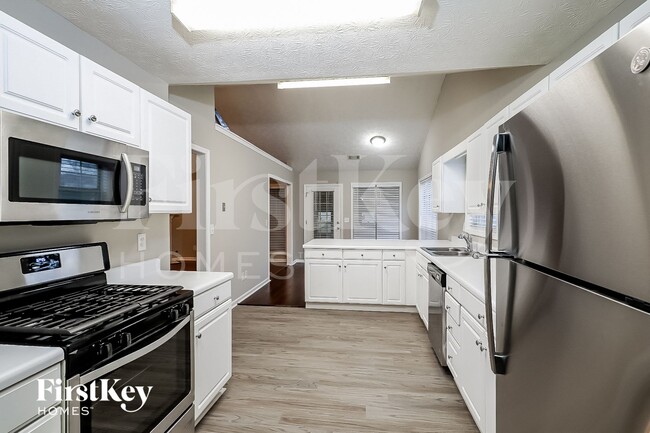 Photo - 695 Avalon Forest Dr NW