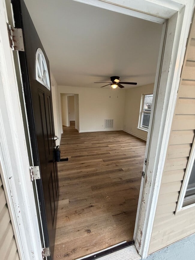 Photo - Cute 3 Bed 2 Bathroom House with storage/garage